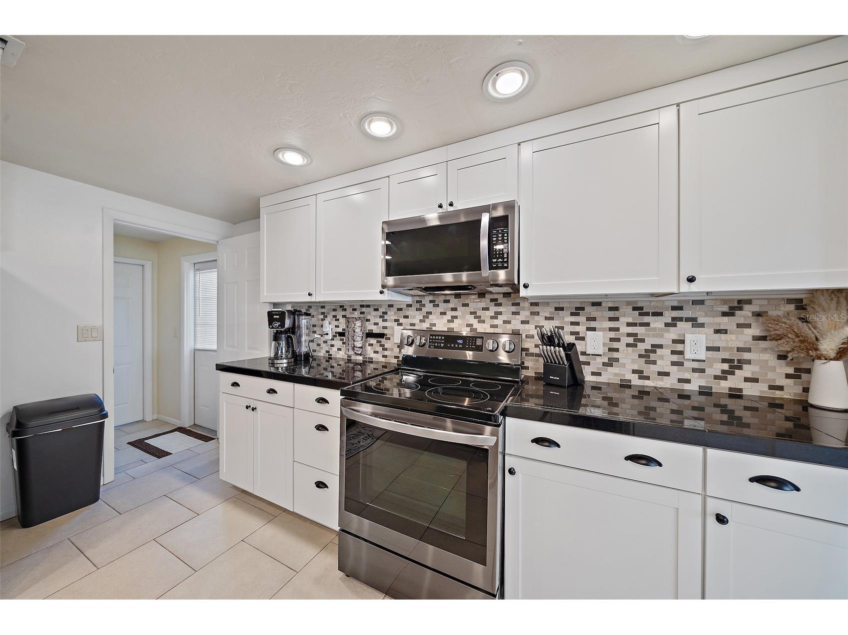 3376 7th Street Sarasota FL 34237 A4699328 image7