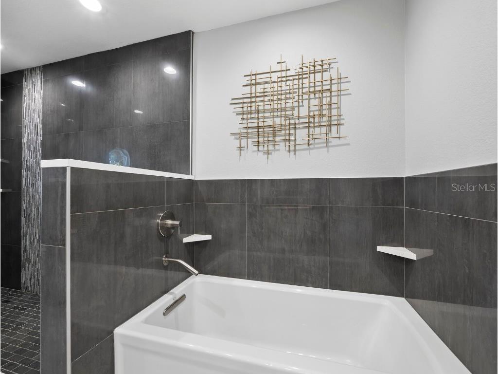 3376 S Seclusion Drive Sarasota FL 34239 - PHILLIPPI CREEK A4666149 image18