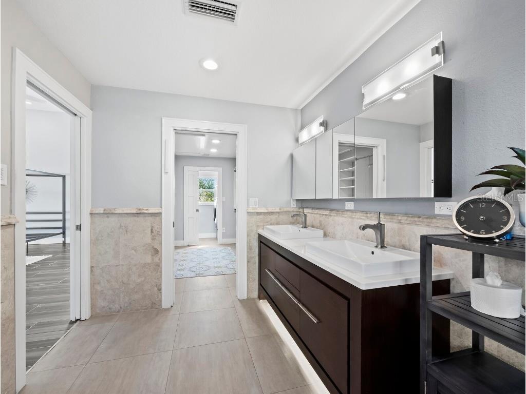 3376 S Seclusion Drive Sarasota FL 34239 - PHILLIPPI CREEK A4666149 image32