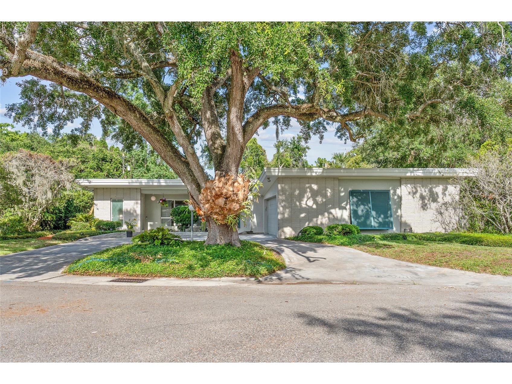 338 Blue Heron Drive Winter Park FL 32789 - LAKE KILLARNEY O6410174 image1