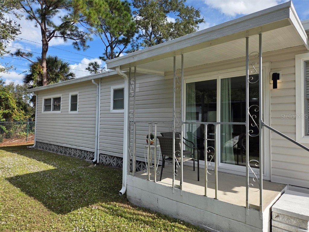 3383 Oakwood Boulevard N Sarasota FL 34237 A4673124 image10