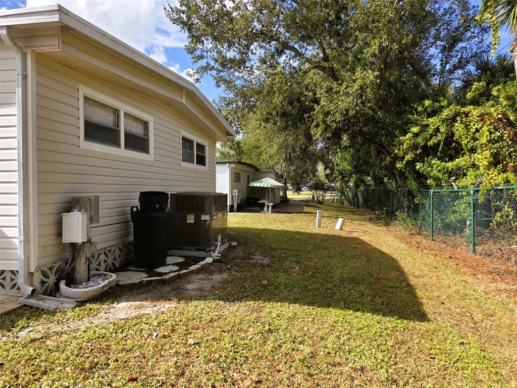 3383 Oakwood Boulevard N Sarasota FL 34237 A4673124 image3