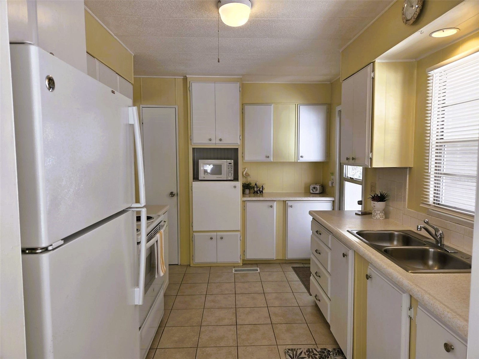3383 Oakwood Boulevard N Sarasota FL 34237 A4698882 image18