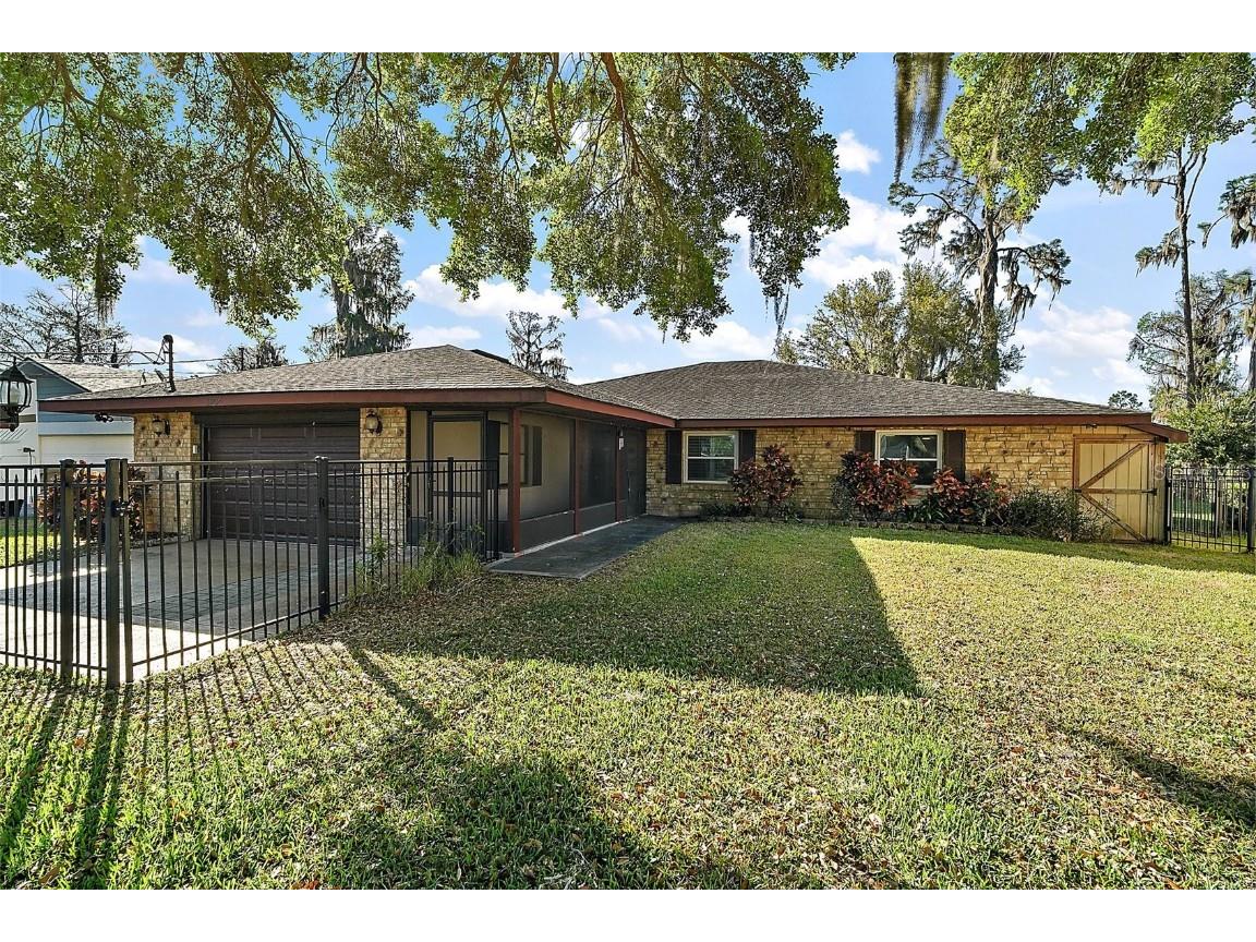 33836 Linda Lane Leesburg FL 34788 - LAKE EUSTIS G5094016 image1
