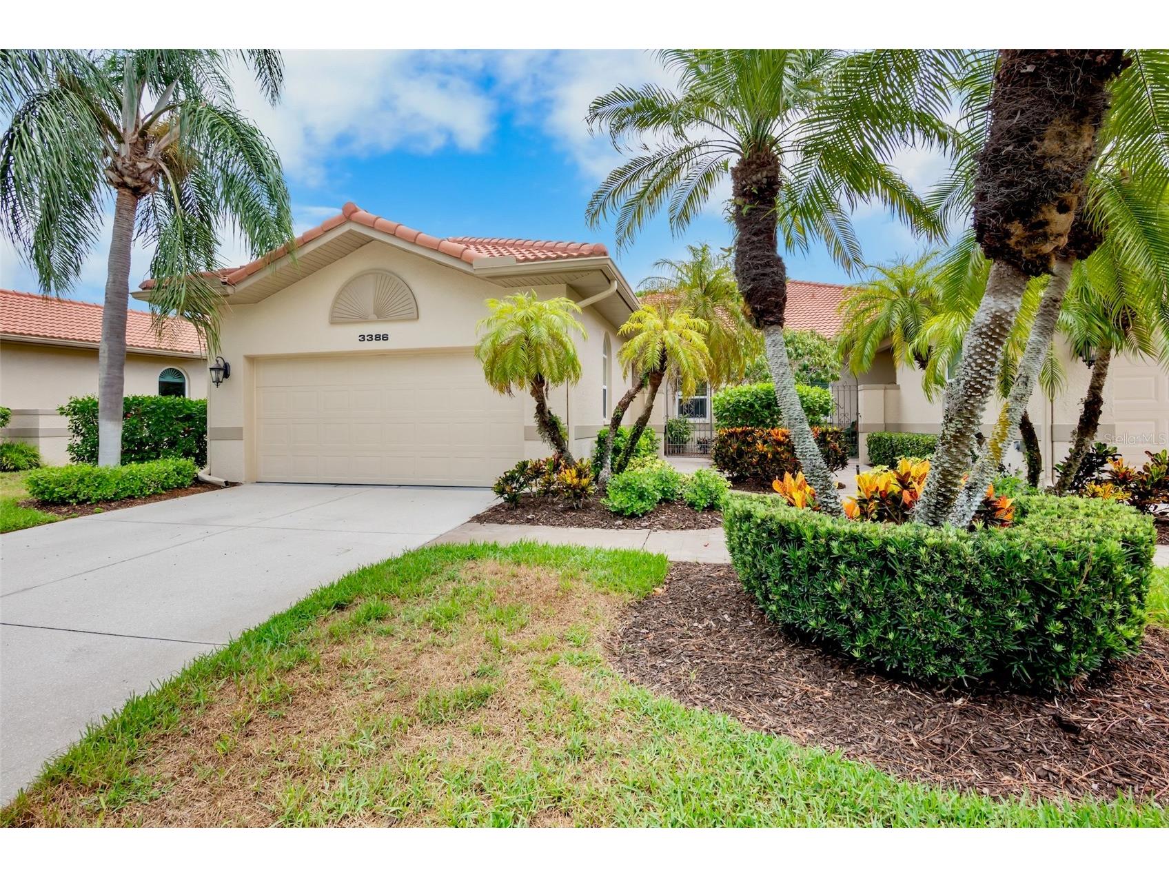 3386 Chelmsford Court #7 Sarasota FL 34235 A4698377 image1