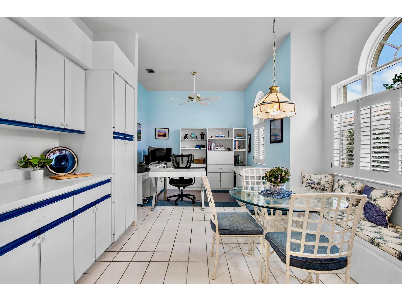 3386 Chelmsford Court #7 Sarasota FL 34235 A4698377 image20