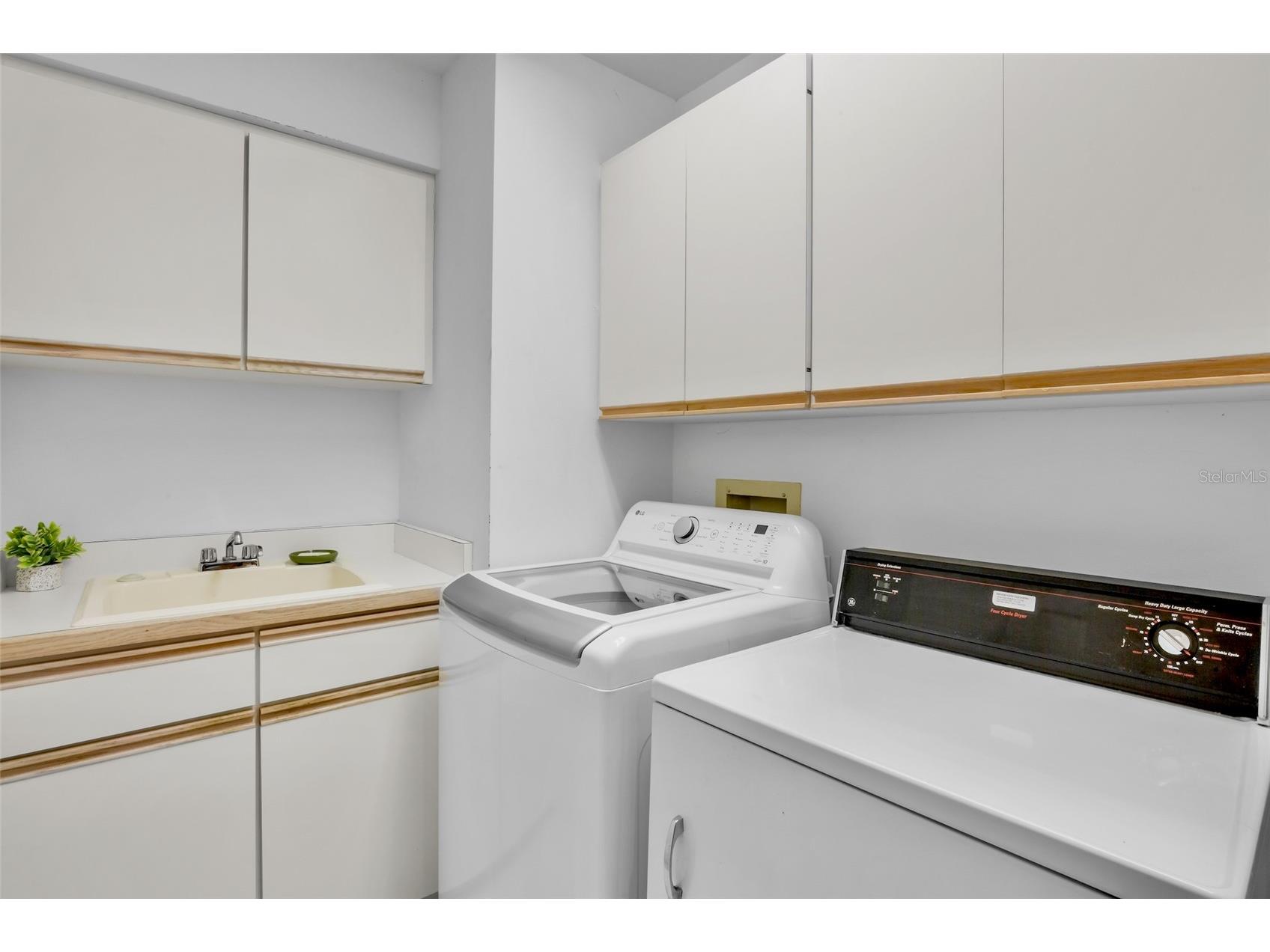 3386 Chelmsford Court #7 Sarasota FL 34235 A4698377 image29