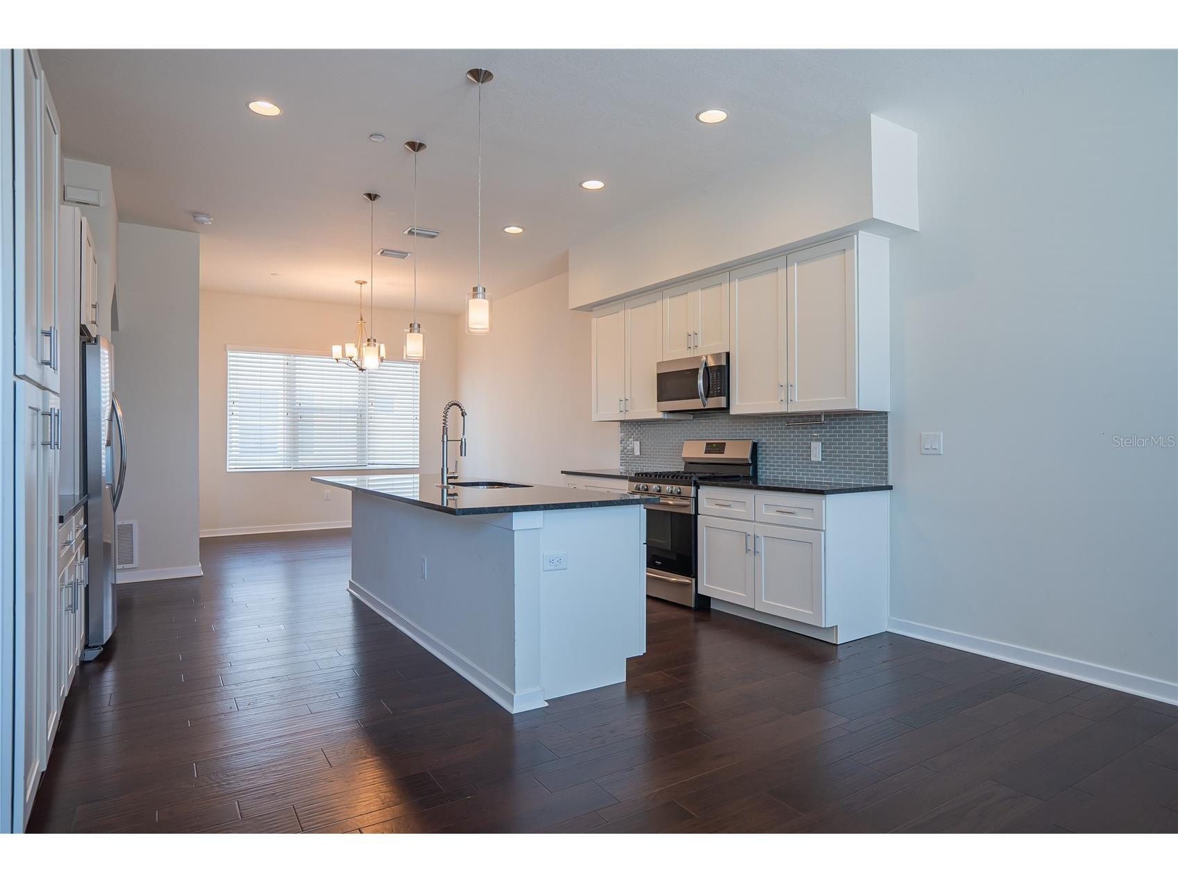 339 8th Street N Saint Petersburg FL 33701 TB8524772 image10