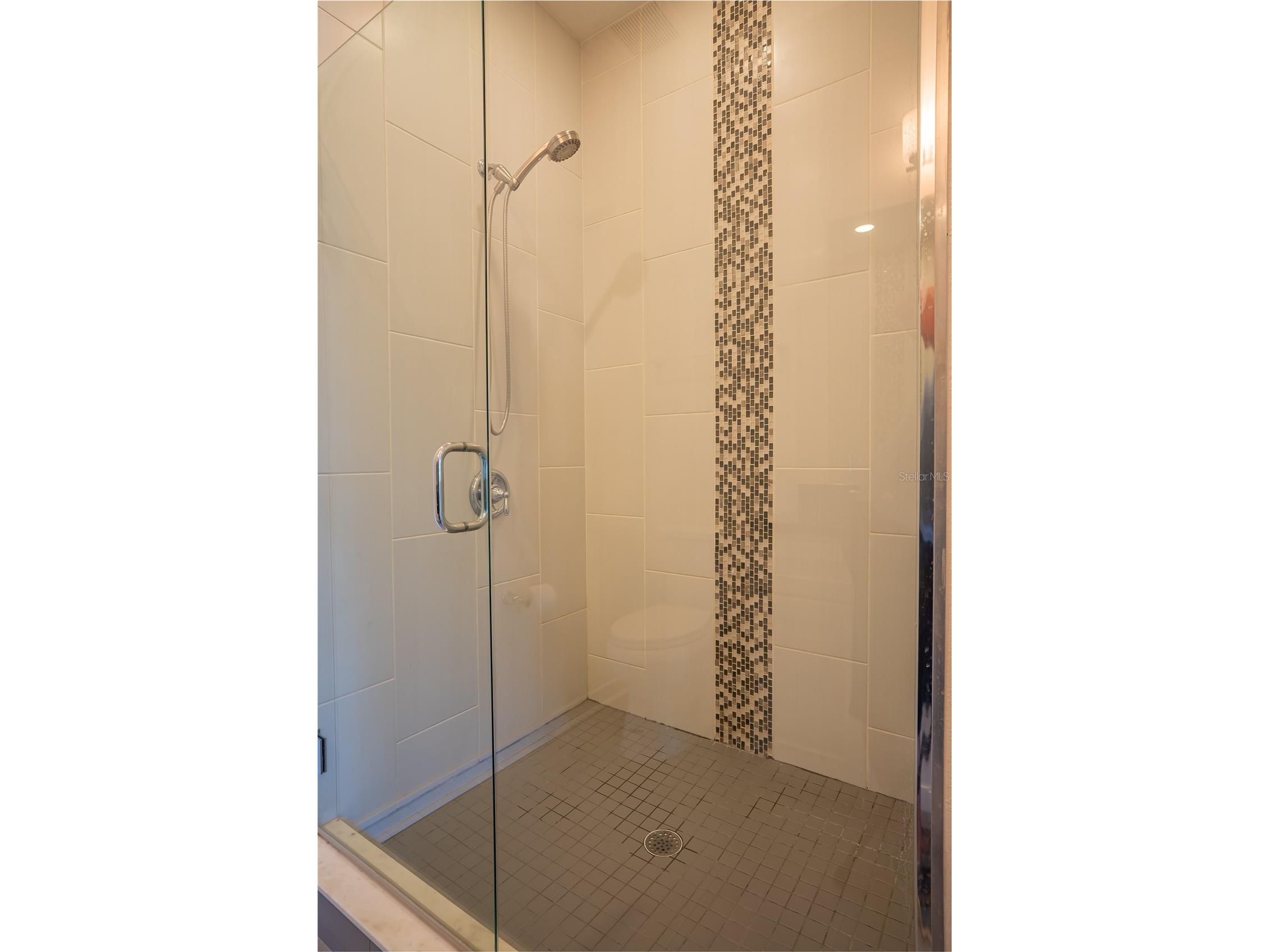 339 8th Street N Saint Petersburg FL 33701 TB8524772 image16