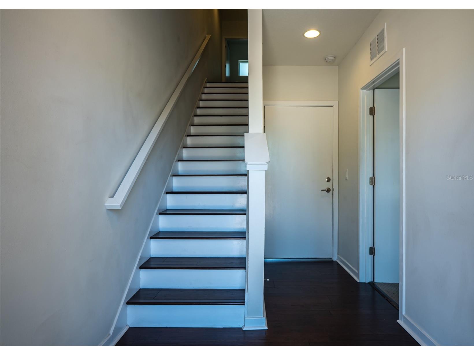 339 8th Street N Saint Petersburg FL 33701 TB8524772 image3