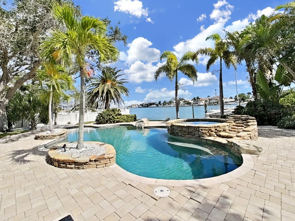 339 Bath Club Boulevard S North Redington Beach FL 33708 - BOCA CIEGA BAY TB8440165 image4