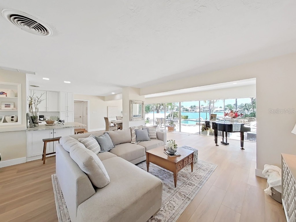 339 Bath Club Boulevard S North Redington Beach FL 33708 - BOCA CIEGA BAY TB8440165 image5