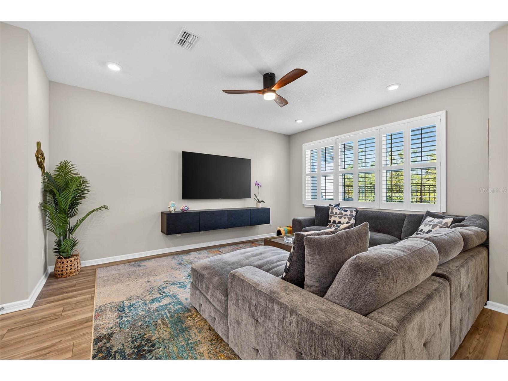 339 Sandbar Avenue NE Saint Petersburg FL 33716 TB8489882 image5