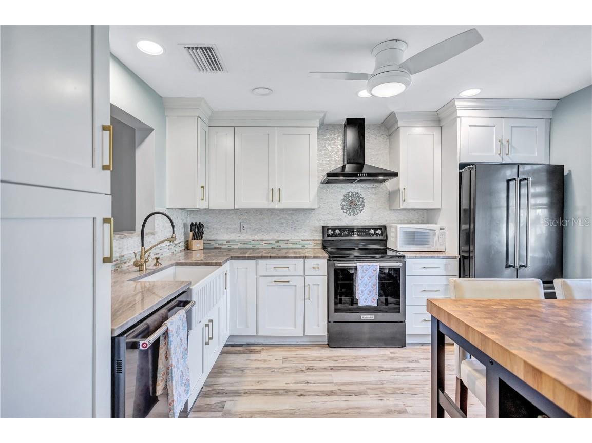 3390 Stonehaven Court W #A Palm Harbor FL 34684 - LAKE TARPON TB8451500 image2