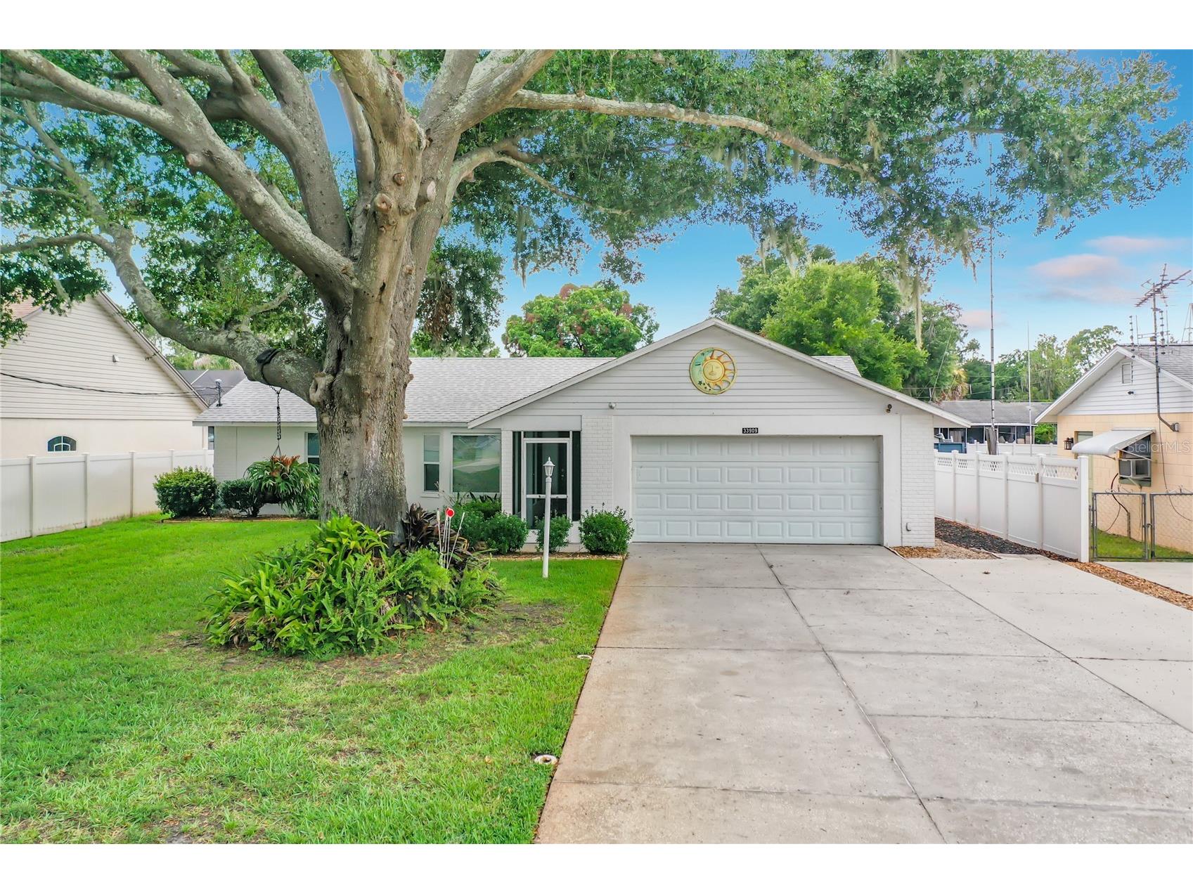 33909 Linda Lane Leesburg FL 34788 G5115057 image1