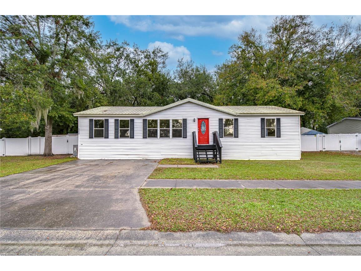 33933 Terrace Boulevard Wesley Chapel FL 33543 TB8343707 image1