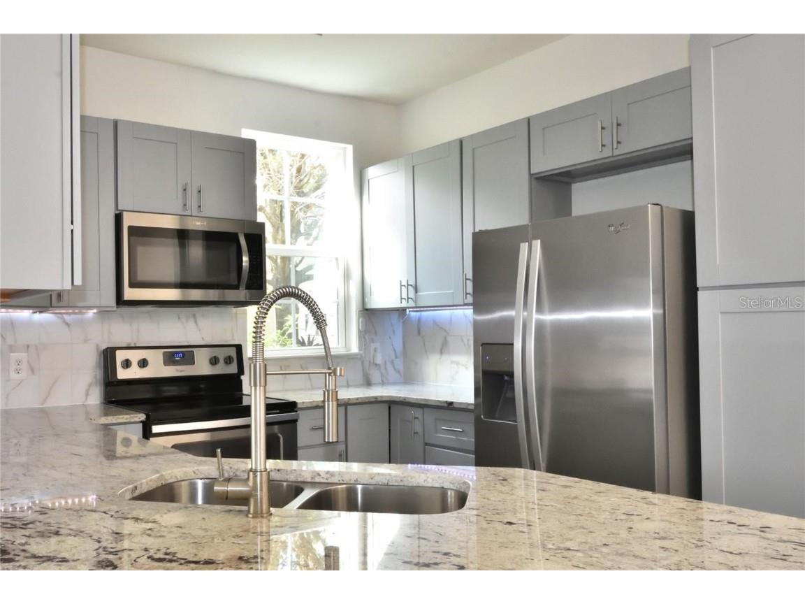 3396 Parkchester Square Boulevard #104 Orlando FL 32835 - TURKEY LAKE O6372370 image8