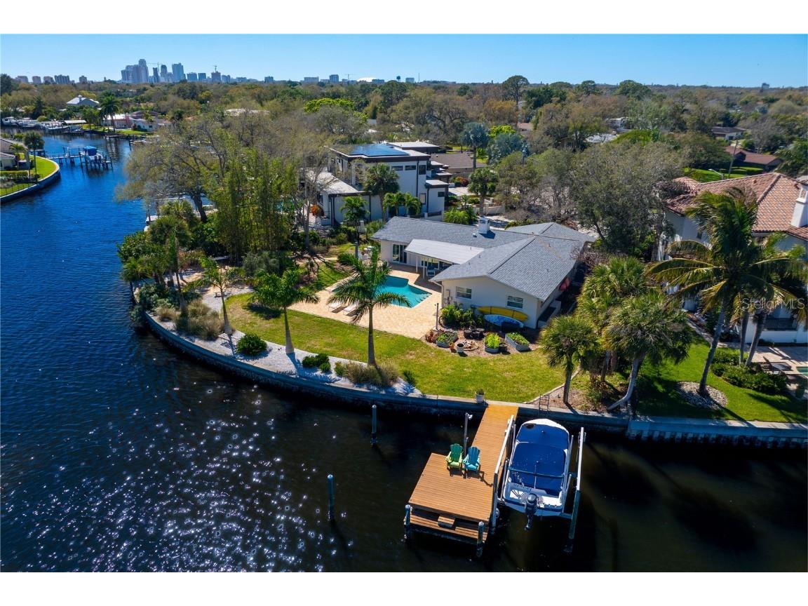 3399 Maple Street NE Saint Petersburg FL 33704 TB8354251 image1