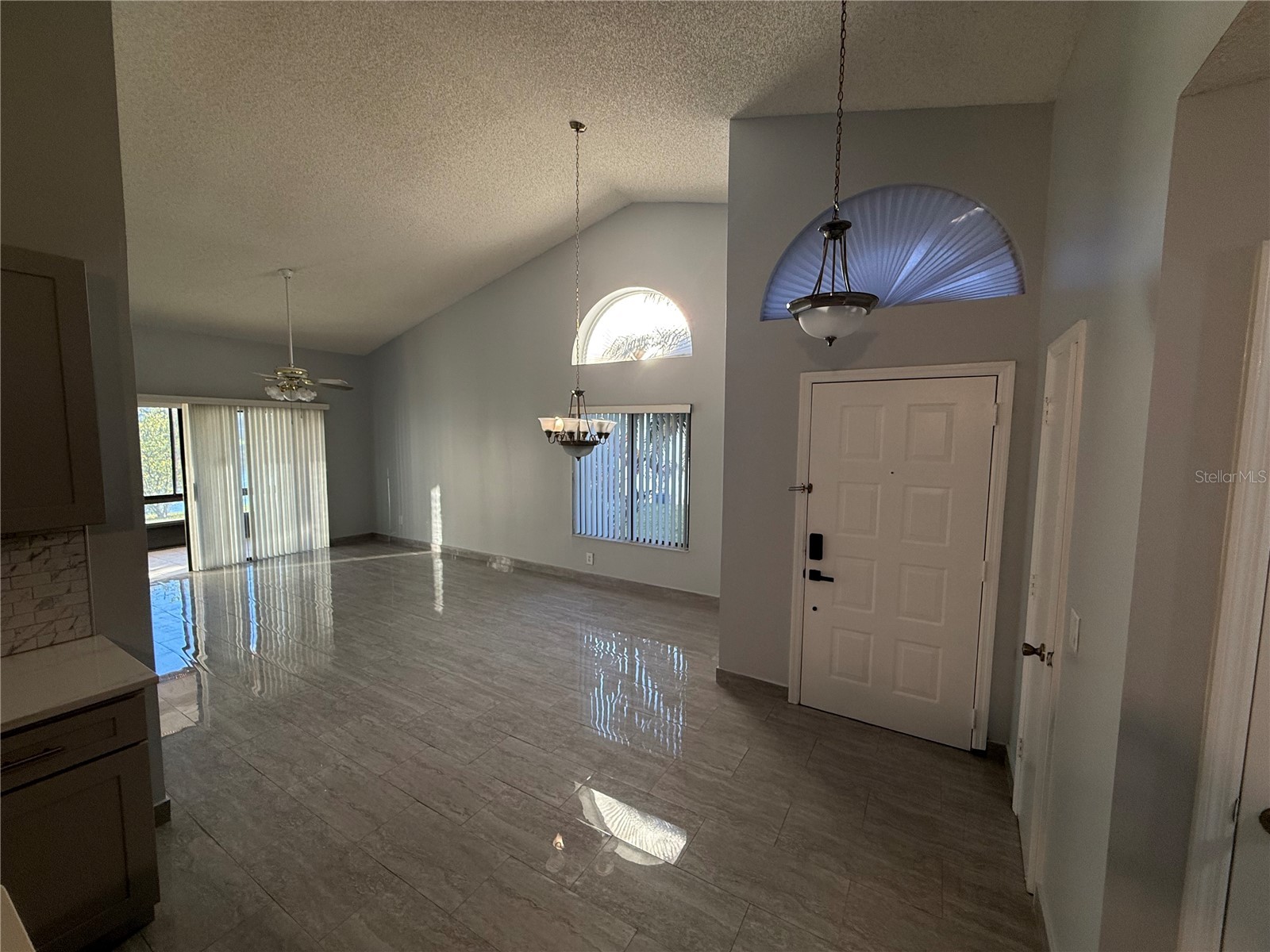 34 Lakepointe Circle Kissimmee FL 34743 S5141187 image2