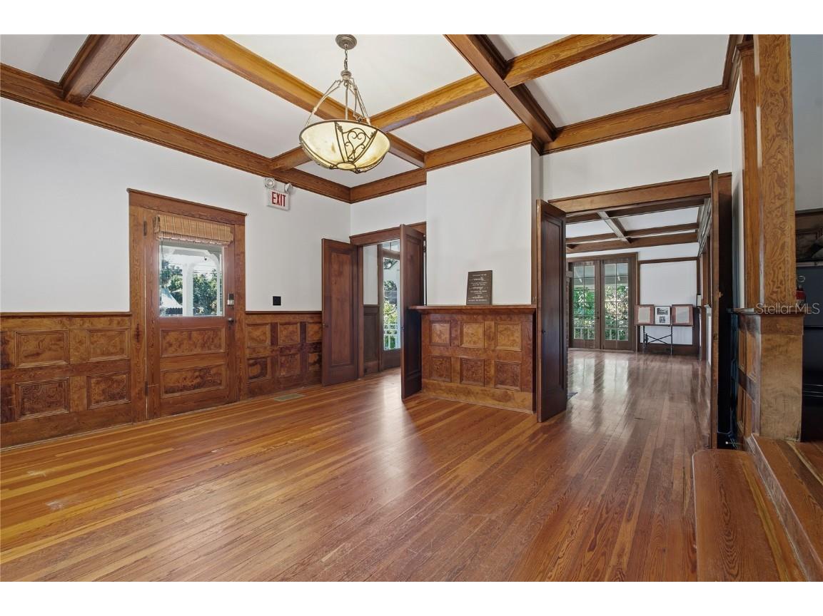 34 W Orange Street Tarpon Springs FL 34689 TB8451811 image3