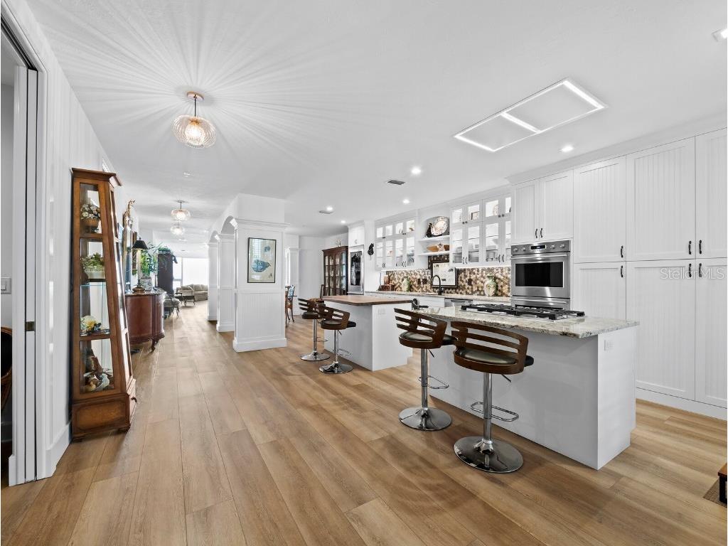 340 Gulf Of Mexico Drive #112 Longboat Key FL 34228 - SARASOTA BAY A4670120 image2