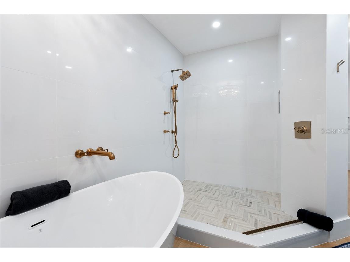 340 Gulf Of Mexico Drive #115 Longboat Key FL 34228 A4674650 image5