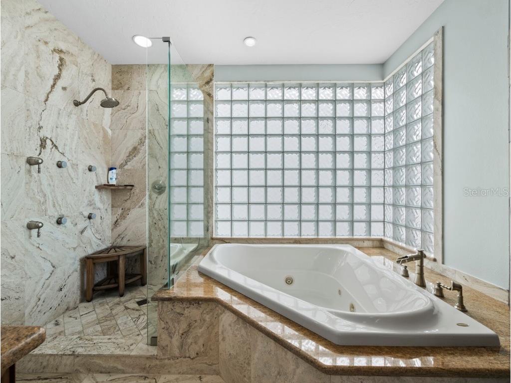 340 Gulf Of Mexico Drive #124 Longboat Key FL 34228 - SARASOTA BAY A4648088 image28