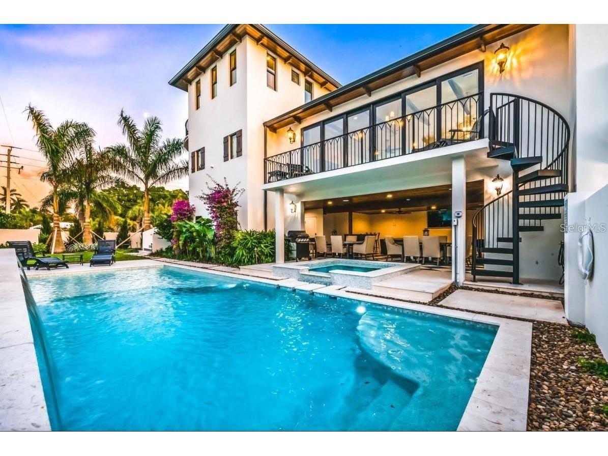 340 Jackson Drive Sarasota FL 34236 A4653979 image2