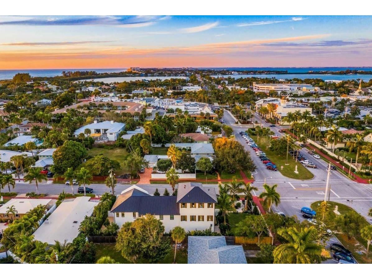 340 Jackson Drive Sarasota FL 34236 A4653979 image3
