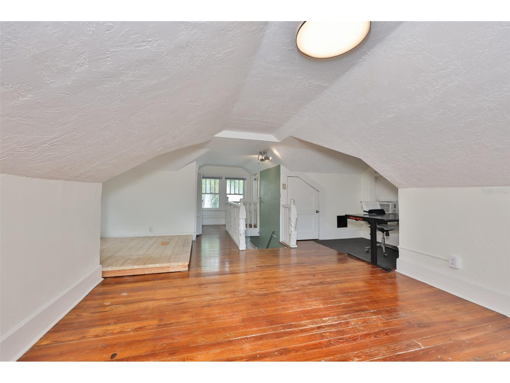 340 Moffett Court N Saint Petersburg FL 33701 TB8515307 image8
