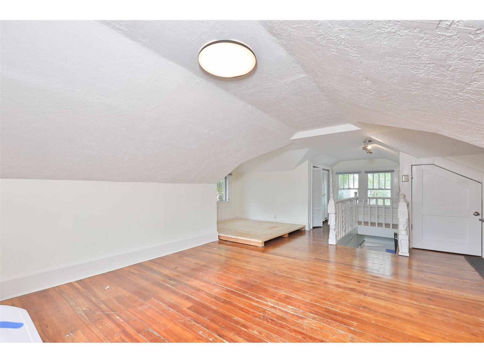 340 Moffett Court N Saint Petersburg FL 33701 TB8515307 image9