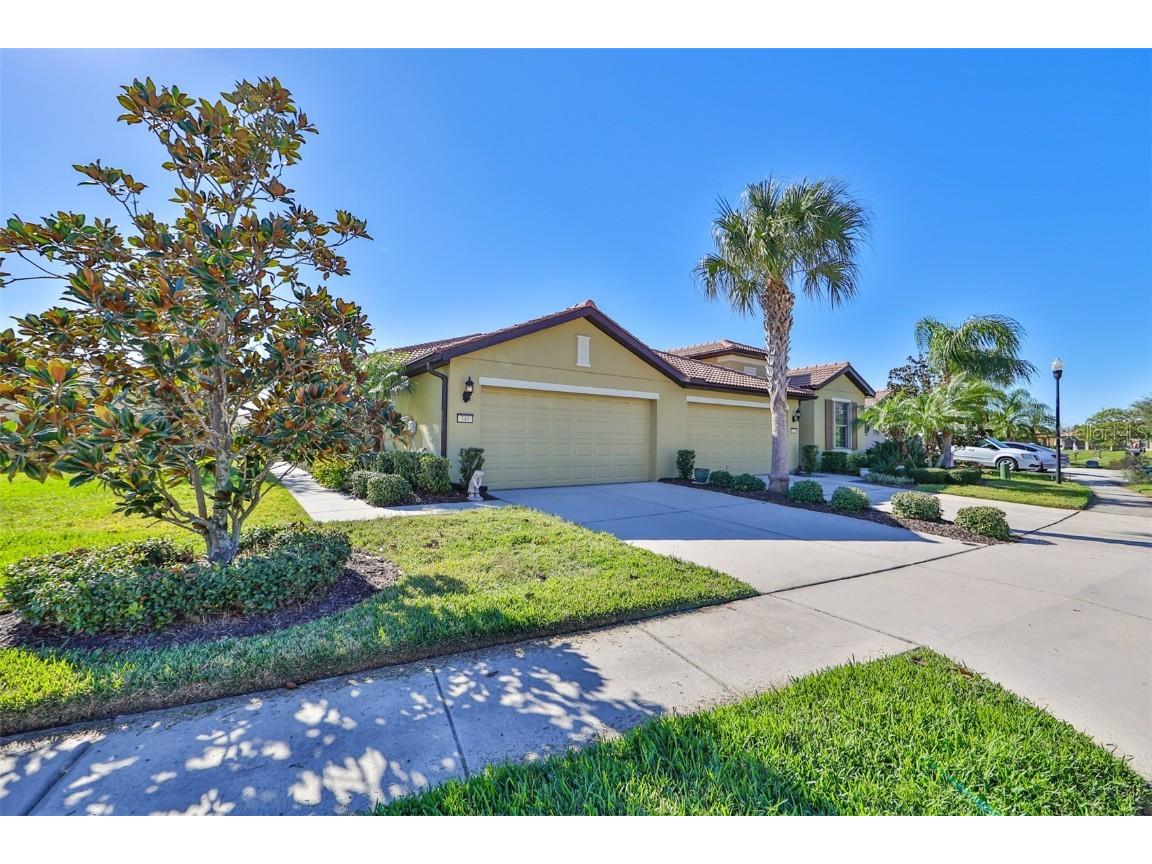 340 Mystic Falls Drive Apollo Beach FL 33572 T3489412 image1