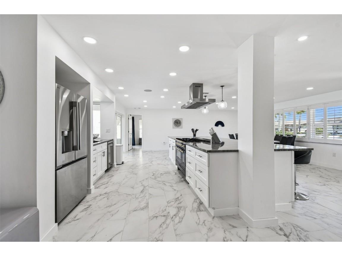 340 Palm Island NE Clearwater Beach FL 33767 TB8438663 image12