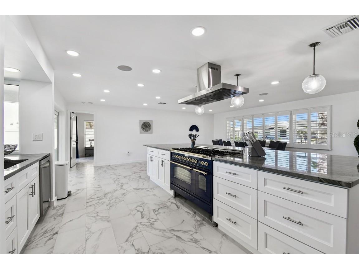 340 Palm Island NE Clearwater Beach FL 33767 TB8438663 image13