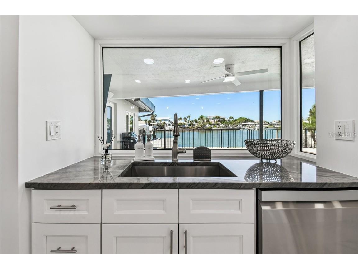 340 Palm Island NE Clearwater Beach FL 33767 TB8438663 image16