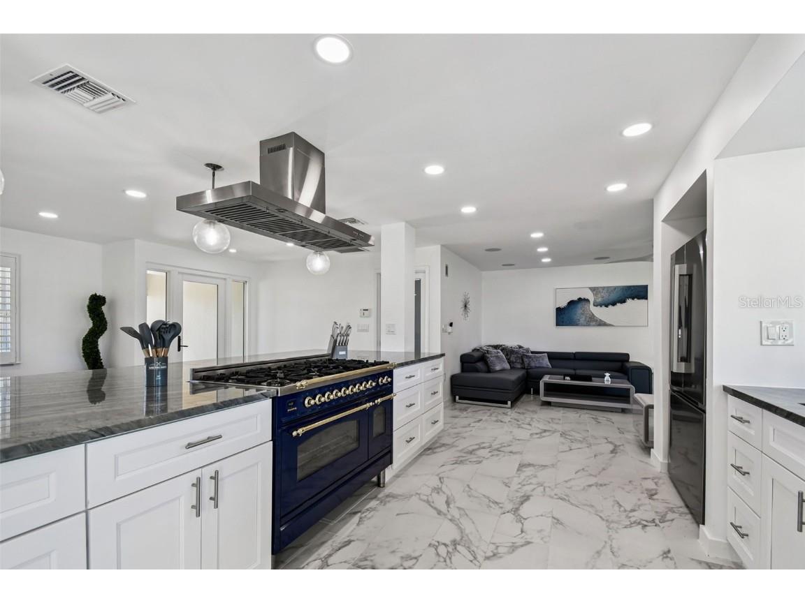 340 Palm Island NE Clearwater Beach FL 33767 TB8438663 image17