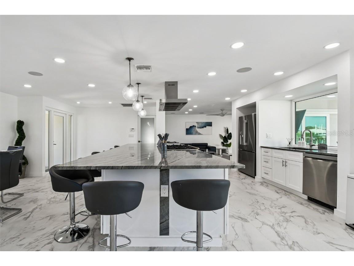 340 Palm Island NE Clearwater Beach FL 33767 TB8438663 image19