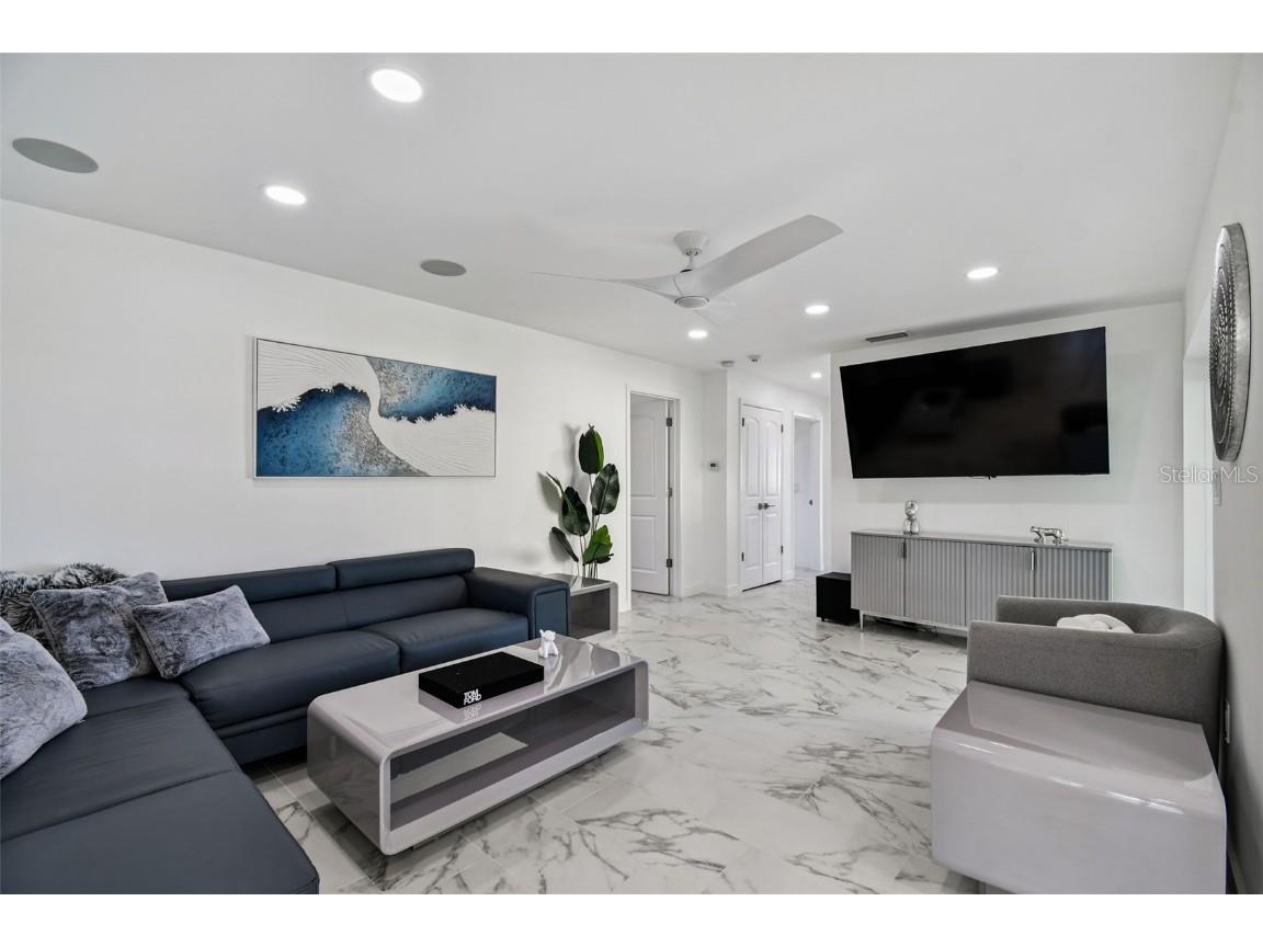 340 Palm Island NE Clearwater Beach FL 33767 TB8438663 image21