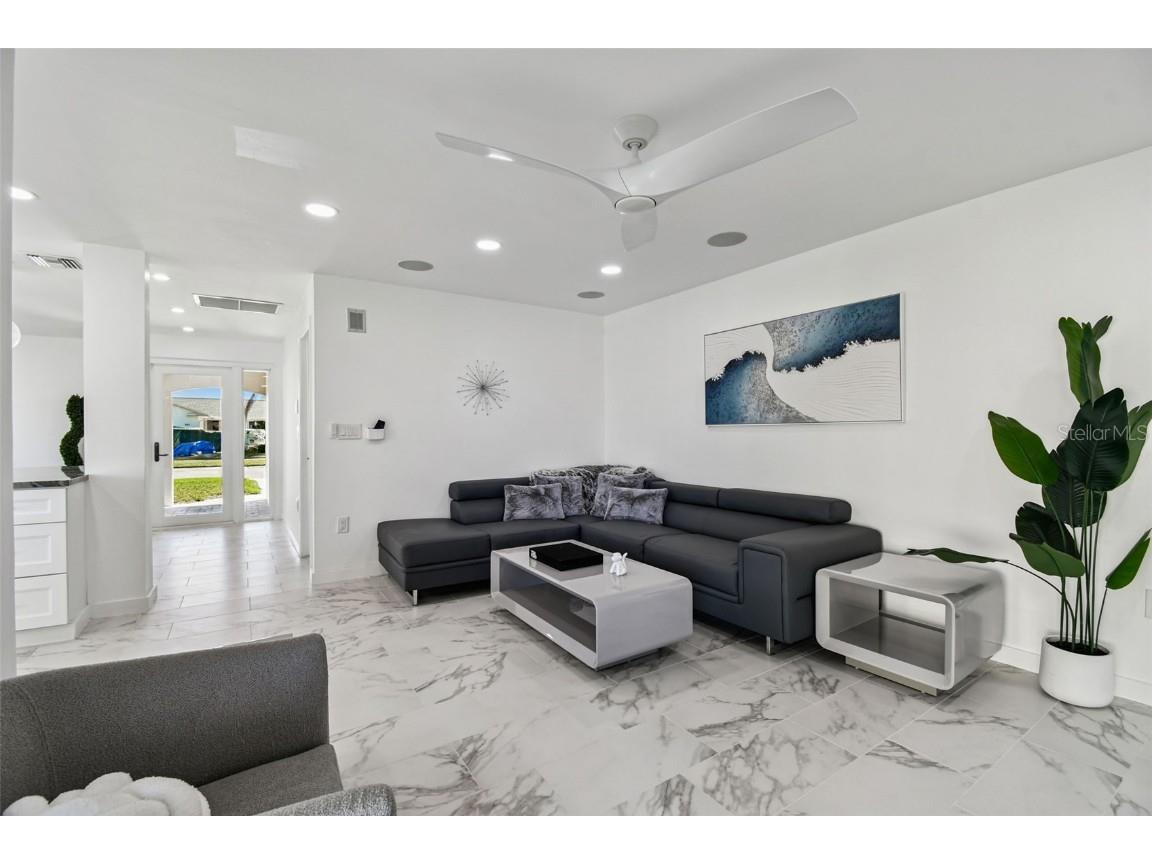 340 Palm Island NE Clearwater Beach FL 33767 TB8438663 image22