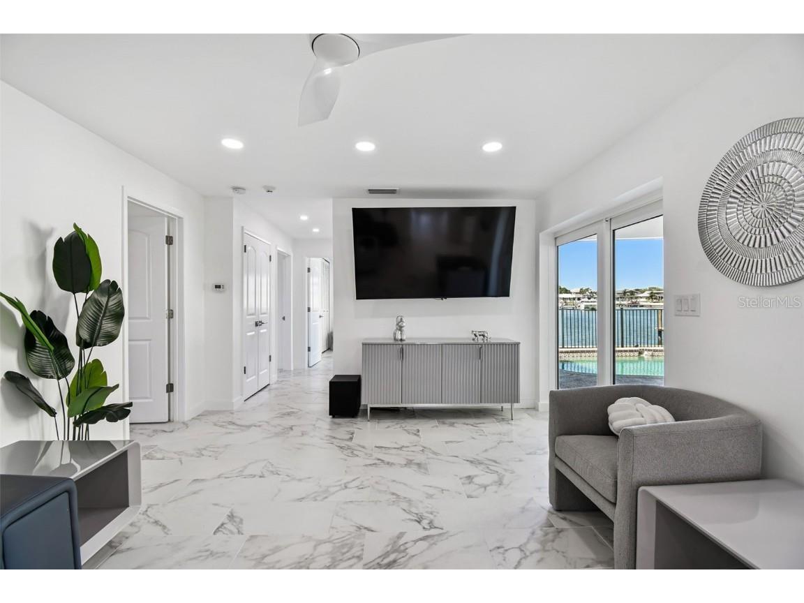 340 Palm Island NE Clearwater Beach FL 33767 TB8438663 image24