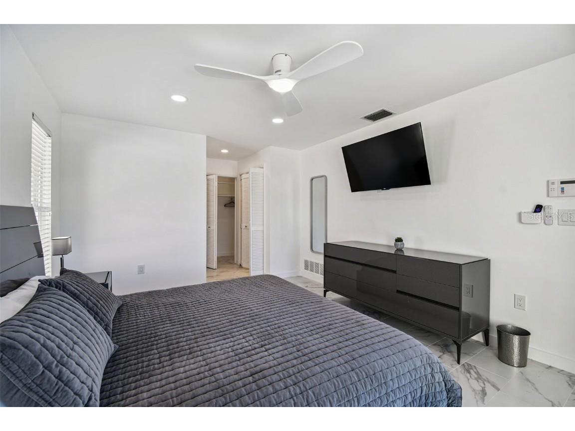 340 Palm Island NE Clearwater Beach FL 33767 TB8438663 image28