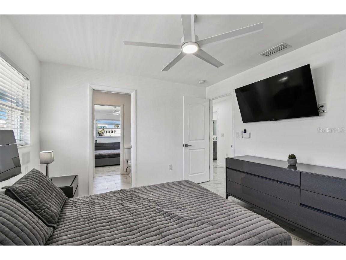 340 Palm Island NE Clearwater Beach FL 33767 TB8438663 image39