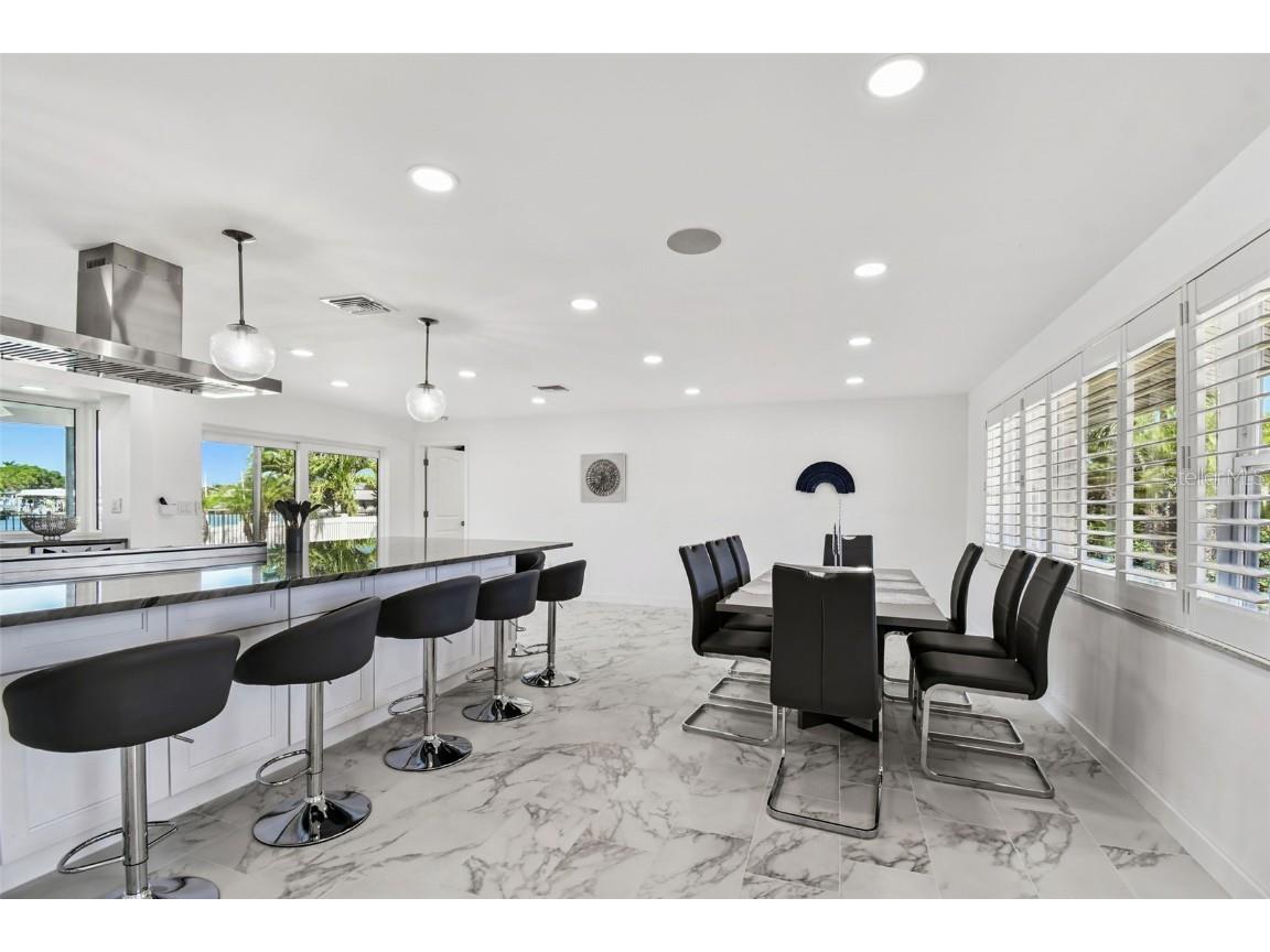 340 Palm Island NE Clearwater Beach FL 33767 TB8438663 image7