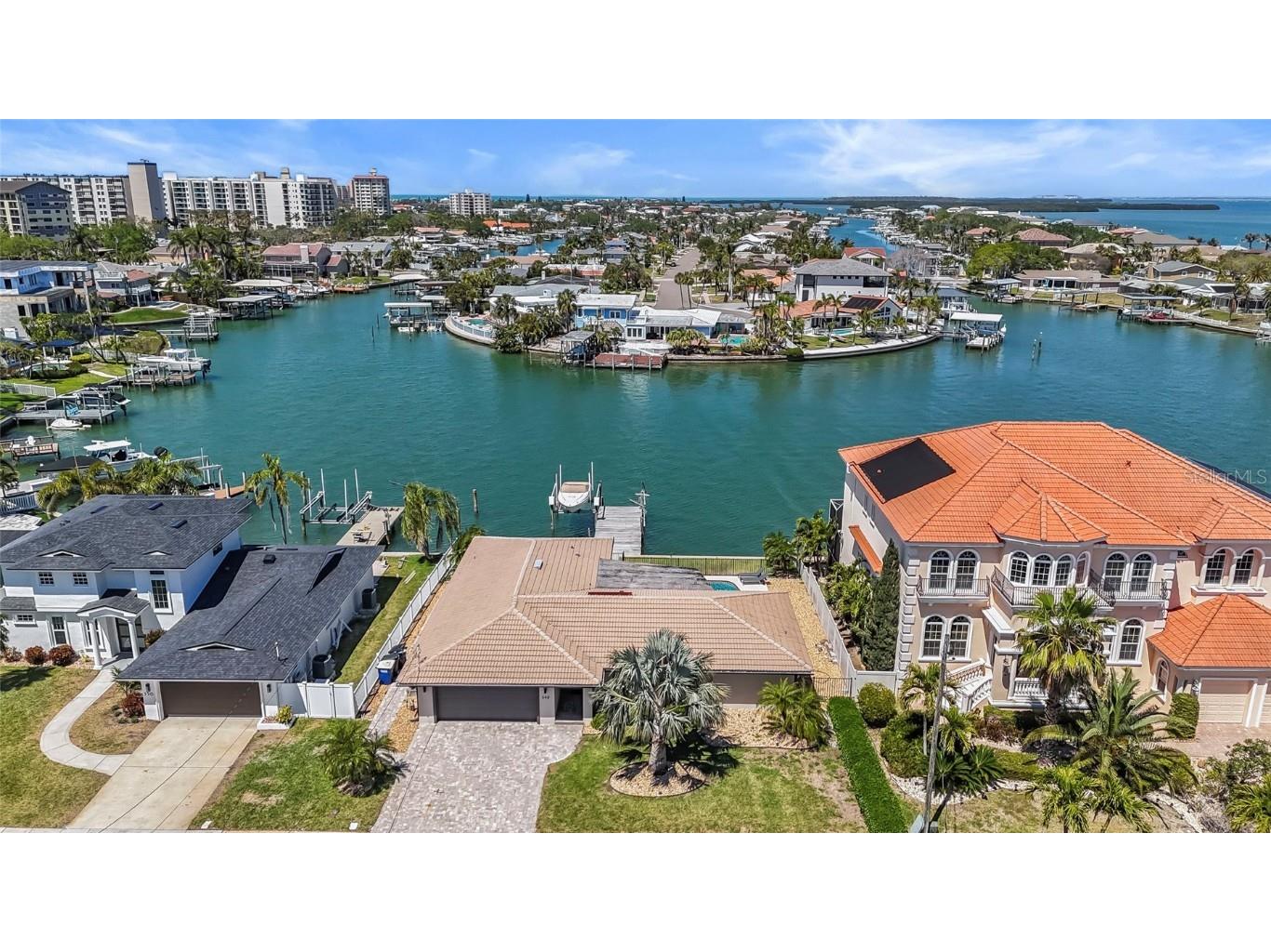 340 Palm Island NE Clearwater FL 33767 TB8361277 image1