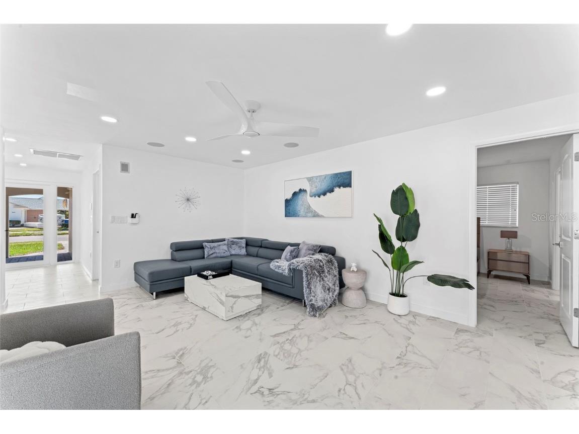 340 Palm Island NE Clearwater FL 33767 TB8361277 image11