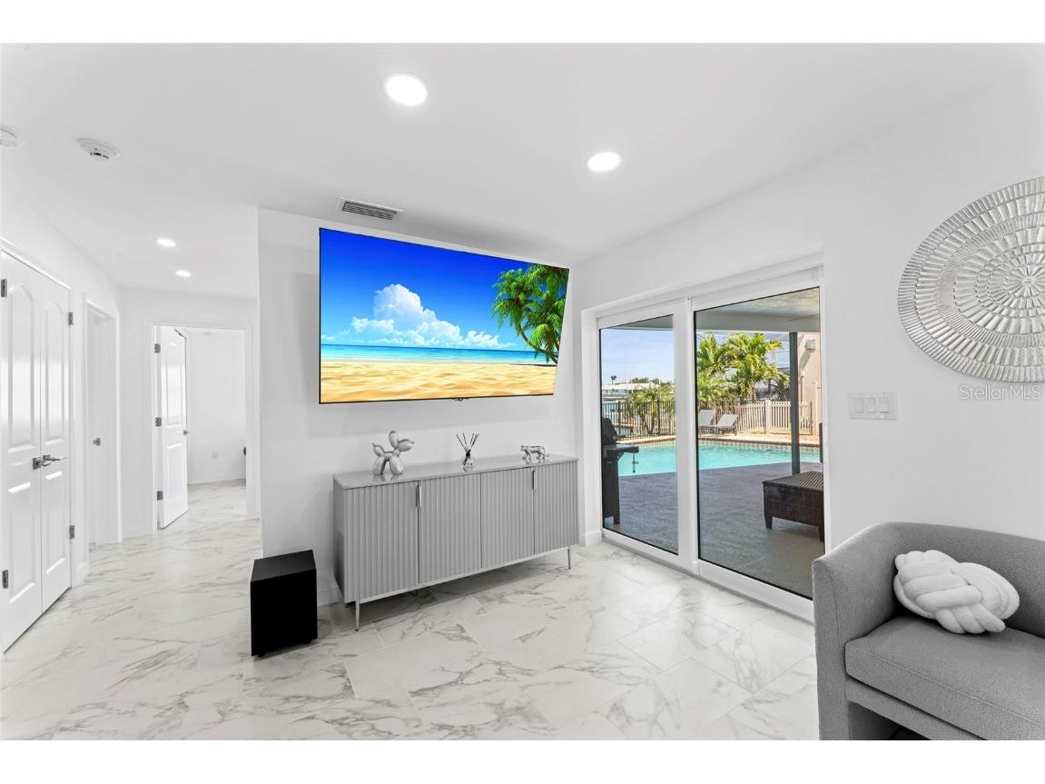 340 Palm Island NE Clearwater FL 33767 TB8361277 image19