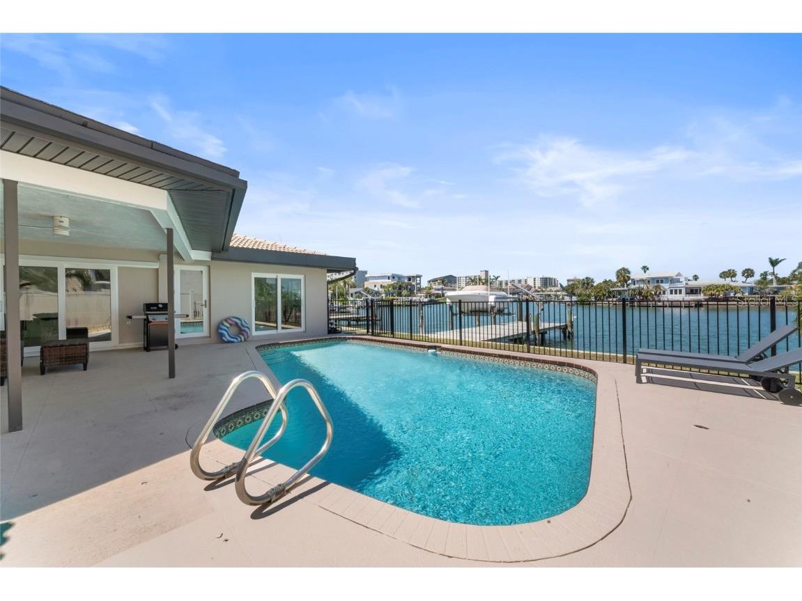 340 Palm Island NE Clearwater FL 33767 TB8361277 image4