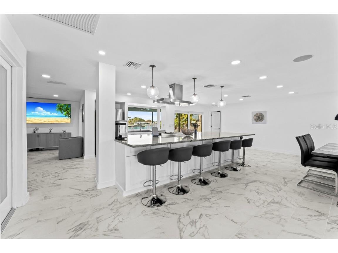 340 Palm Island NE Clearwater FL 33767 TB8361277 image6