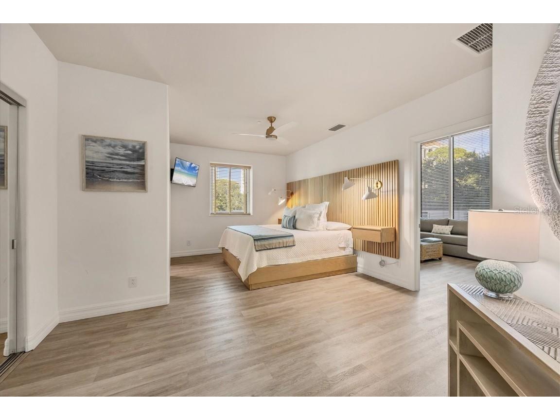 340 S Palm Avenue #32 Sarasota FL 34236 A4670760 image53