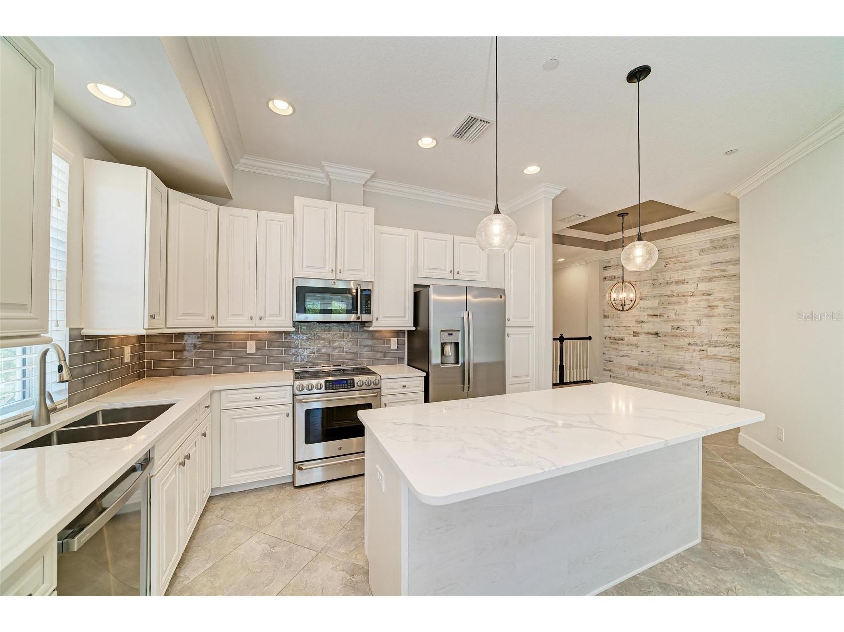 340 Sapphire Lake Drive #201 Bradenton FL 34209 A4694153 image16